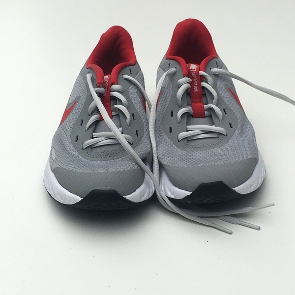 (GS) Nike Revolution 5 Low-Top Grey/Red BQ5671-013 Running Men's Sz 7 UK 6 Eu 40 - Picture 3 of 4